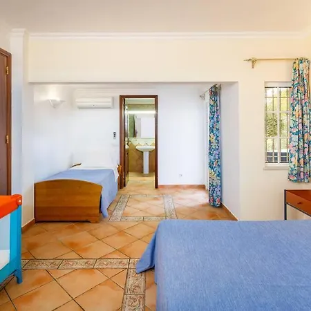 7 Bedroom Private Tenazinha Ii, With Pool Albufeira