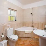 7 Bedroom Private Tenazinha Ii, With Pool 알부페이라