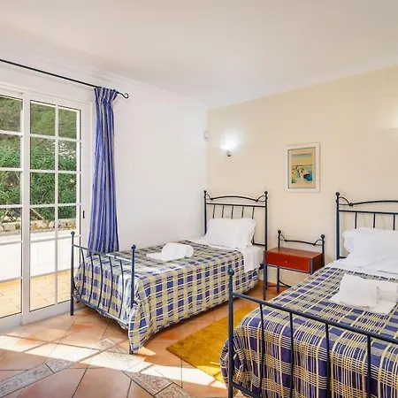 7 Bedroom Private Tenazinha Ii, With Pool 빌라 *