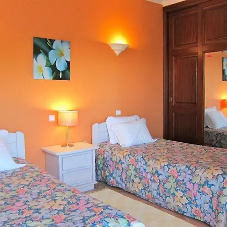 Vila 7 Bedroom Private Tenazinha Ii, With Pool Albufeira