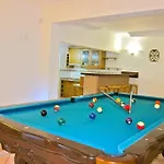 Villa 7 Bedroom Private Tenazinha Ii, With Pool