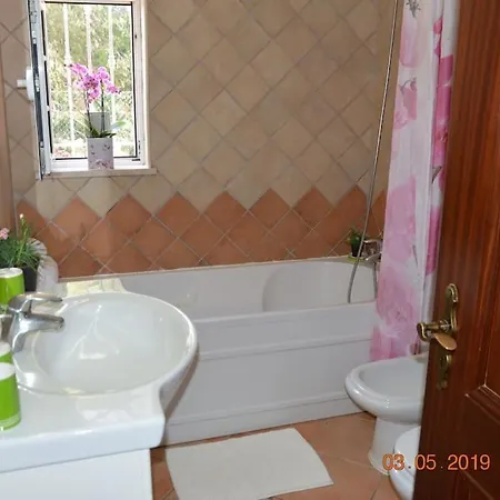 7 Bedroom Private Tenazinha Ii, With Pool Вілла Албуфейра